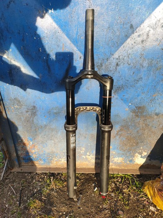 Vând furca Rockshox de 140mm