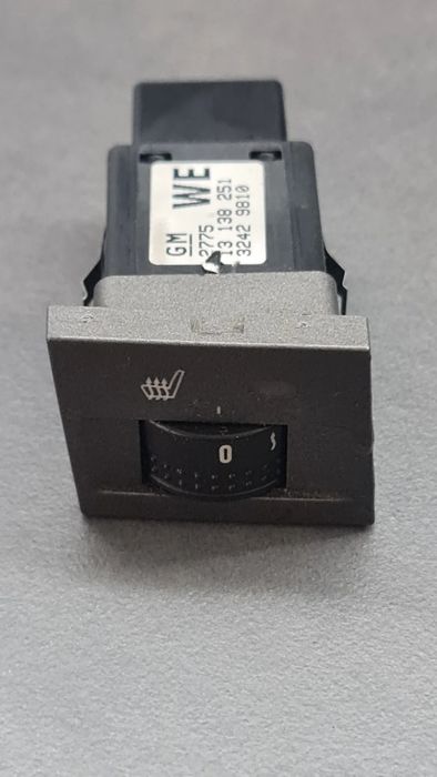 Buton incalzire scaune fata GM 13138251 Opel Vectra 2005