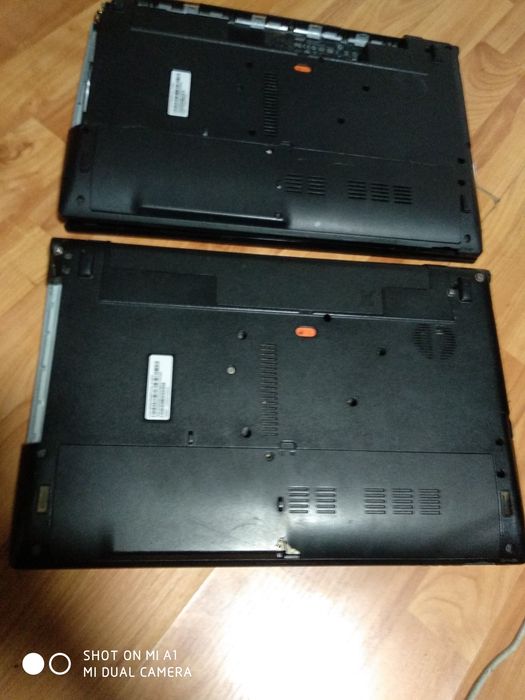 Vând doua laptopuri Acer pt piese
