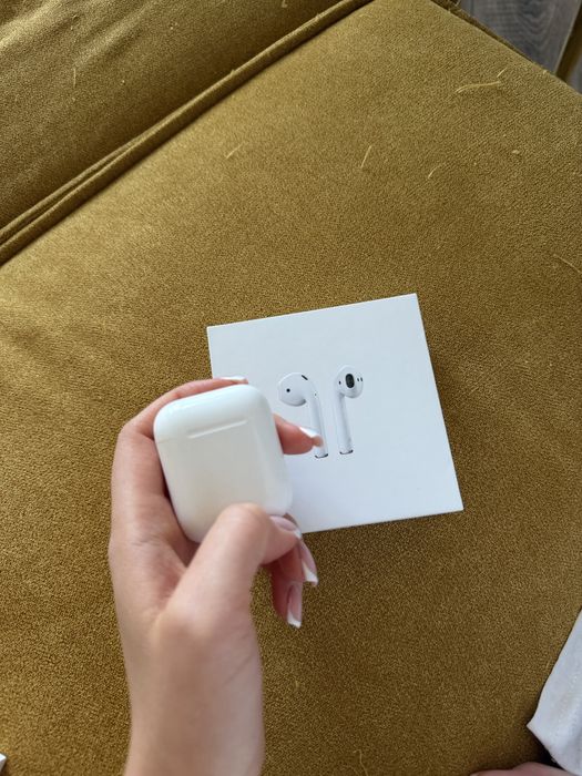 Наушники AirPods