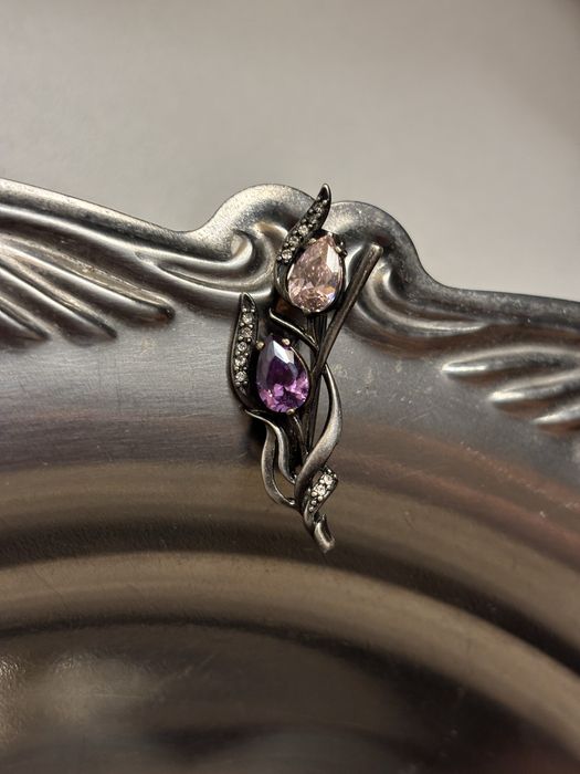 Брошь Красная пресня