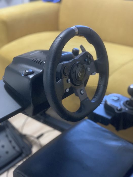 Vand urgent!!volan gaming logitech.