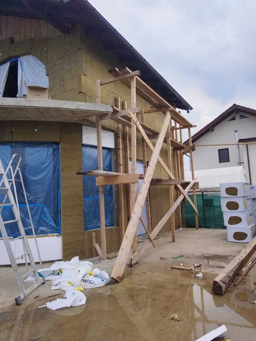 Construim case in Brașov la rosu si la cheie.