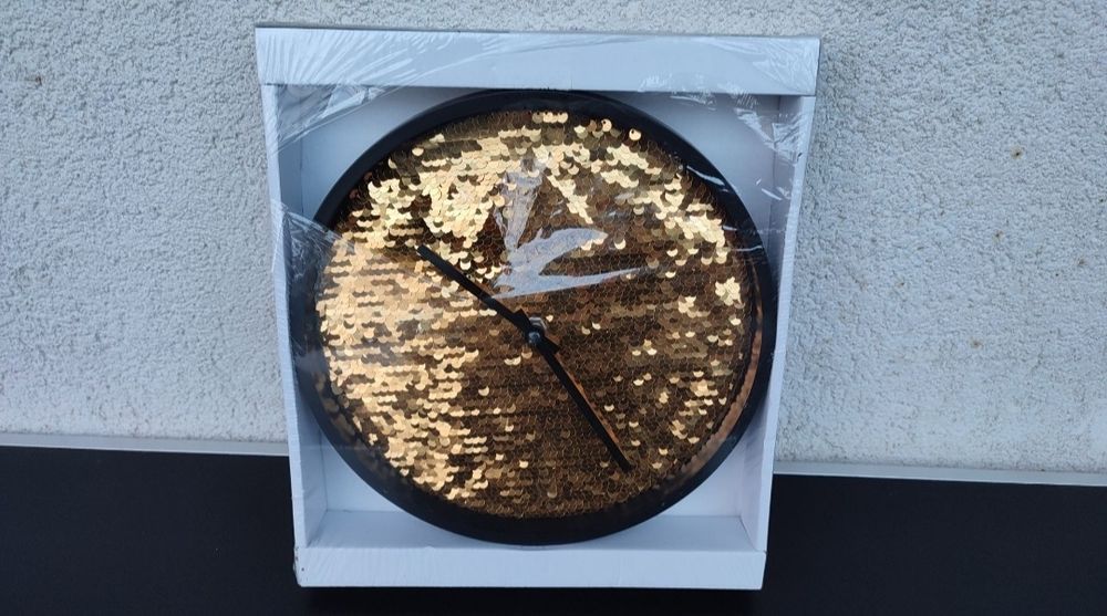 ceas de perete cu paiete duble cu 2 culori auriu argintiu silentios

3