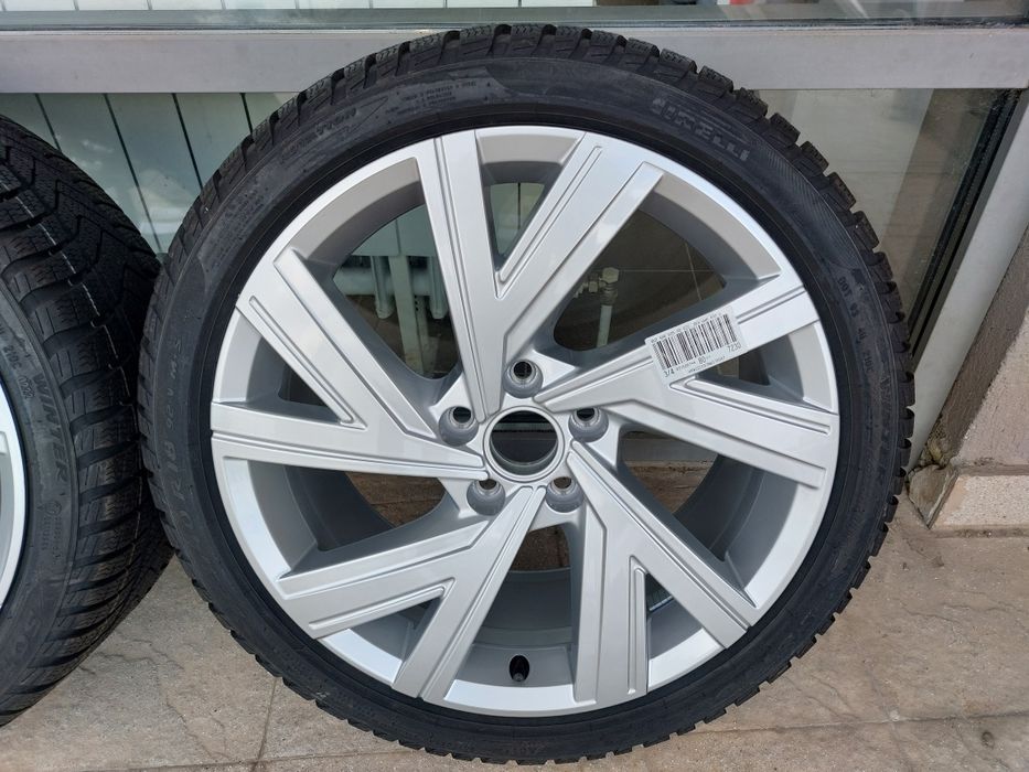 Оригинални джанти за Golf 8 Bergamo 18"