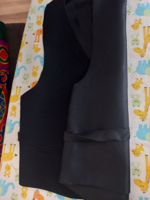 Продам жилетки на мальчика