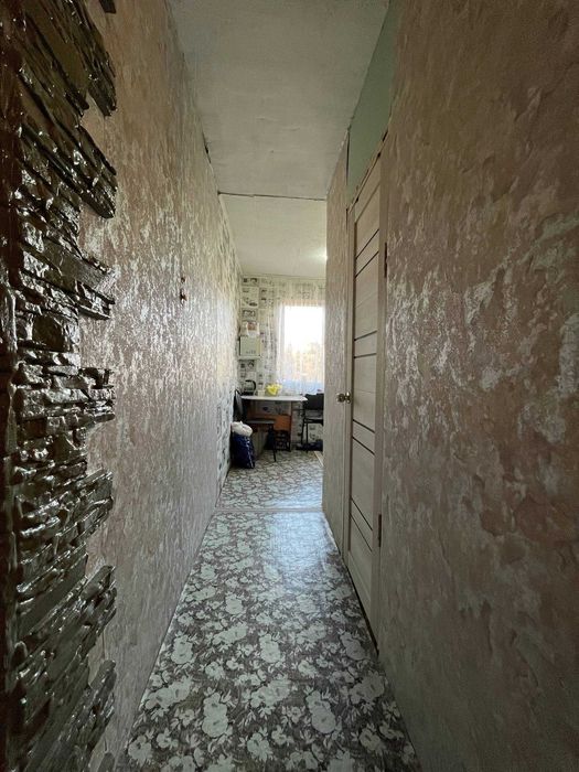 Продаётся 3х, малогабаритка, 7 мкр, 4 этаж, район Кооператор