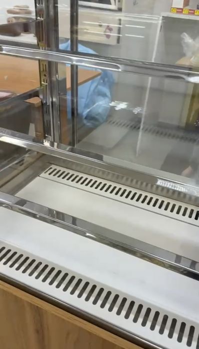 Витрина холодильник