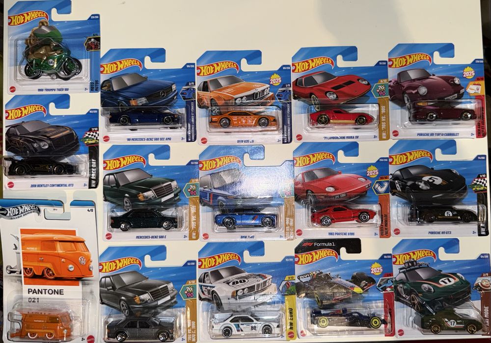 Hot Wheels Premium, Mainline, Matchbox Collectors