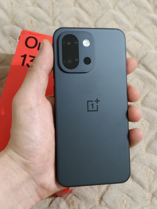 One Plus 13T 256 gb Ram 24 5G