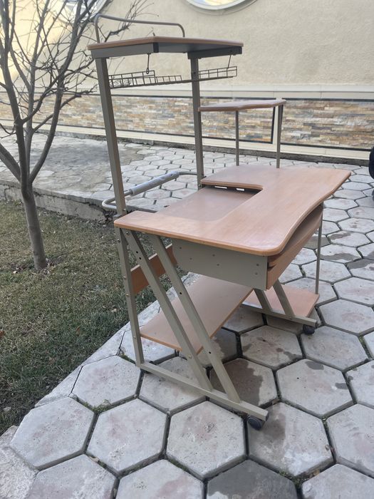 Компьютерный стол