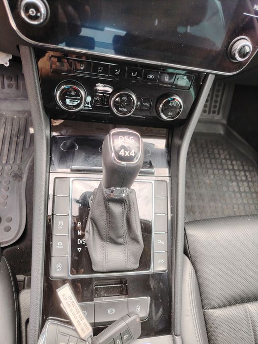 Шкода Супърб 3 2.0 тди 190 к.с. 4х4 / Skoda Superb 2.0 tdi DFH 4Х4 DSG L&K НА ЧАСТИ
