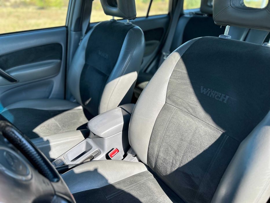 Vand Toyota RAV4 2.0 D4D 2003
