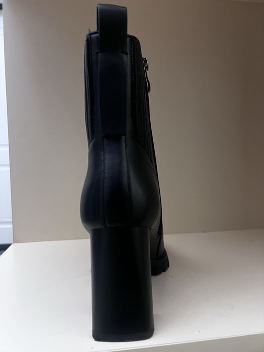 Продам женскую обувь