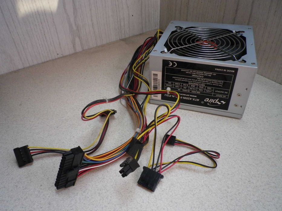 Захранване за компютър Spire 420W