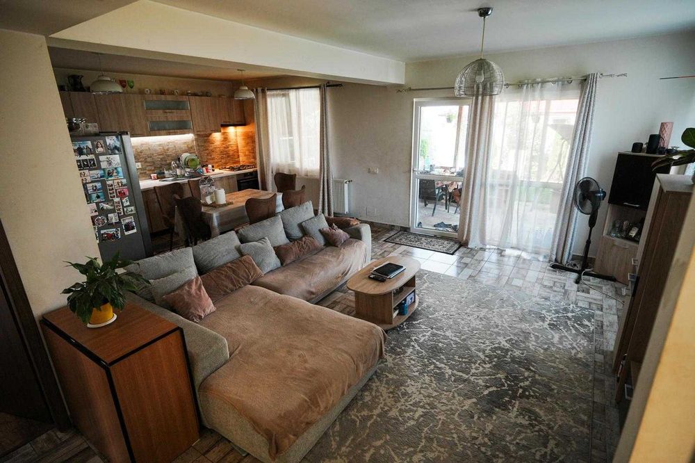 Casă individuală 5 camere de vânzare în Comuna Berceni, aproape de Bucuresti, scoala si soseaua principala, direct de la proprietar!