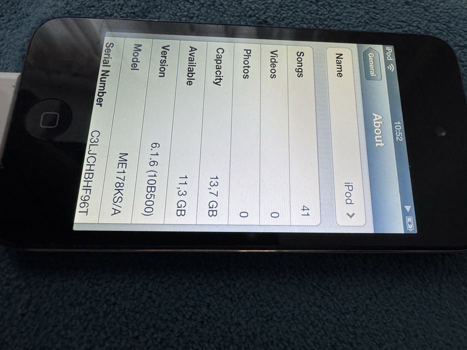 Vand Ipod Touch 4 , in conditii excelente .
