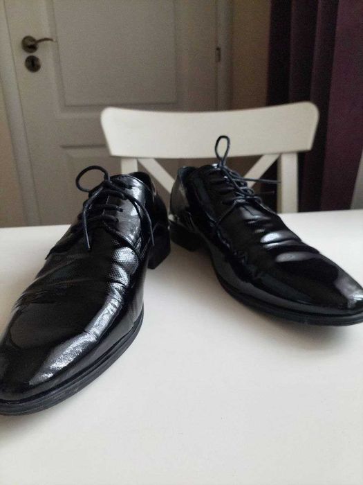 Pantofi eleganti barbati din piele lacuita negri 43
