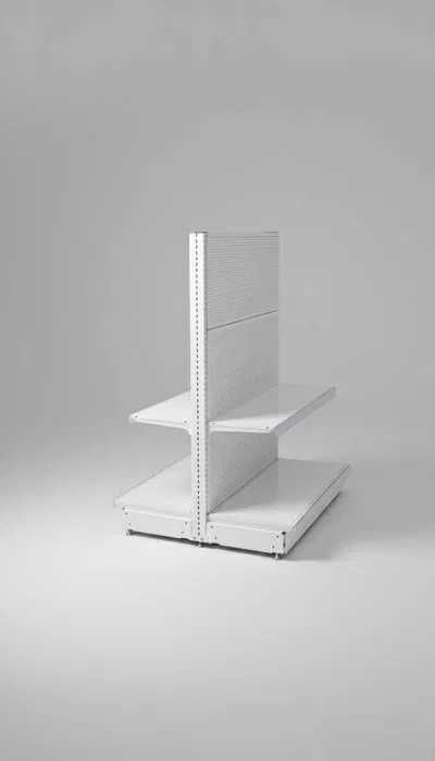 Островен стелаж с перфориран гръб за закачане на куки и рафт