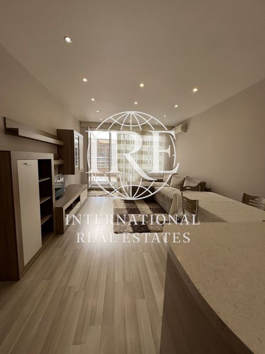 Продава се Двустаен апартамент в Варна, Възраждане 1 - 90 кв.м за 1845 €/кв.м - Снимка #1