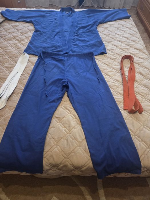 Продается кимоно.180 см.