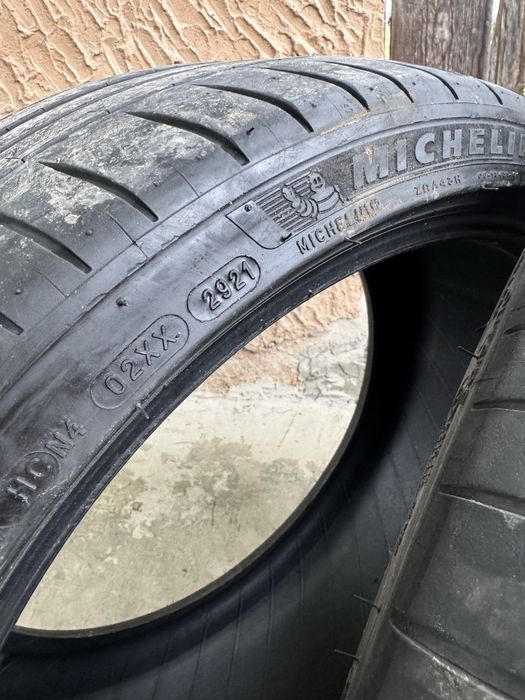 Michelin Pilot Sport 4 255/35 R19