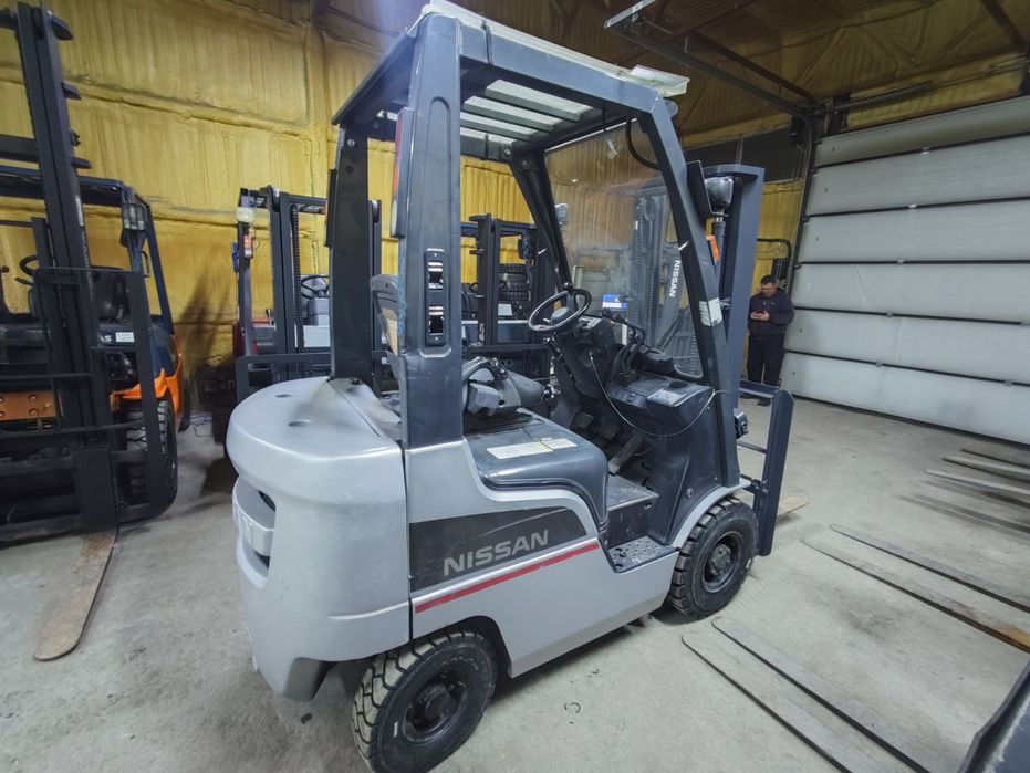 Продам вилочный погрузчик. Кара