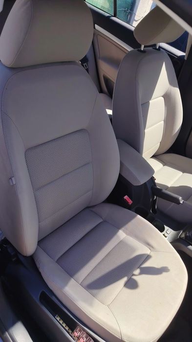 Interior  Skoda Octavia 2 fete de usi cotiera plafon