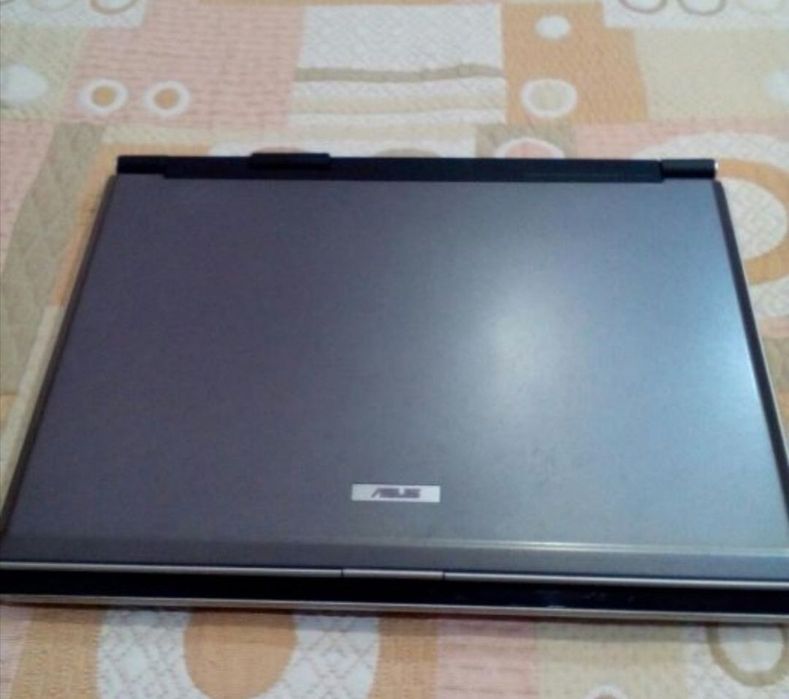 Лаптоп за части Asus A7J 17''