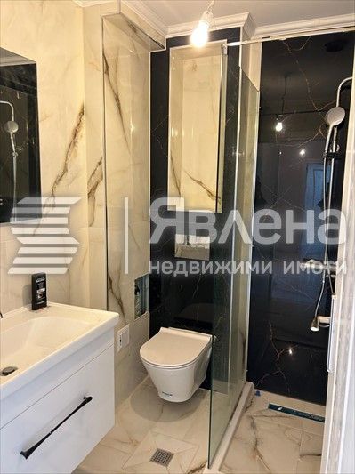 Продава се Тристаен апартамент в Варна, Изгрев - 72 кв.м за 2125 €/кв.м - Снимка #3