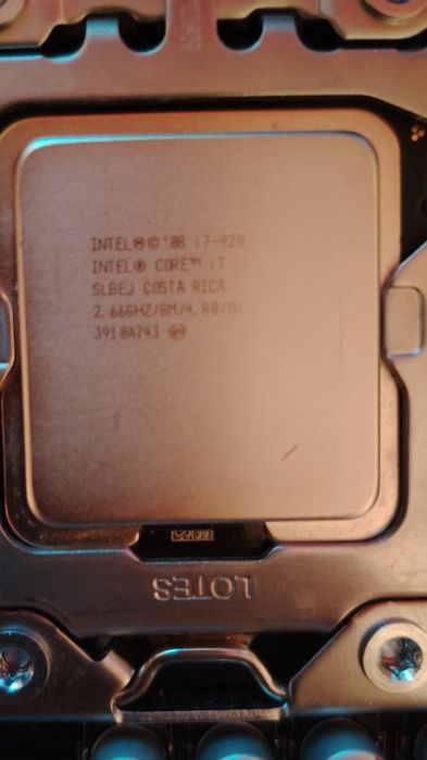 Vând placa de baza Asus PGT DELUXE V2  cu procesor I7 920