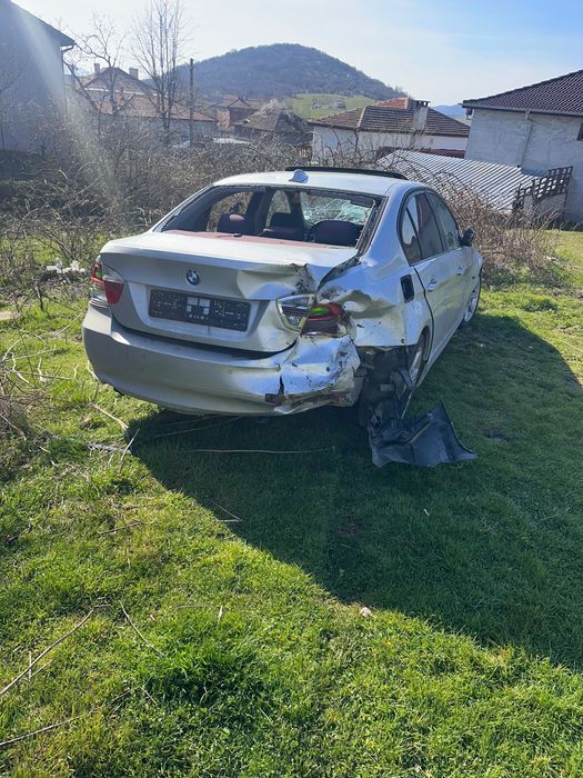 Продавам БМВ Е90