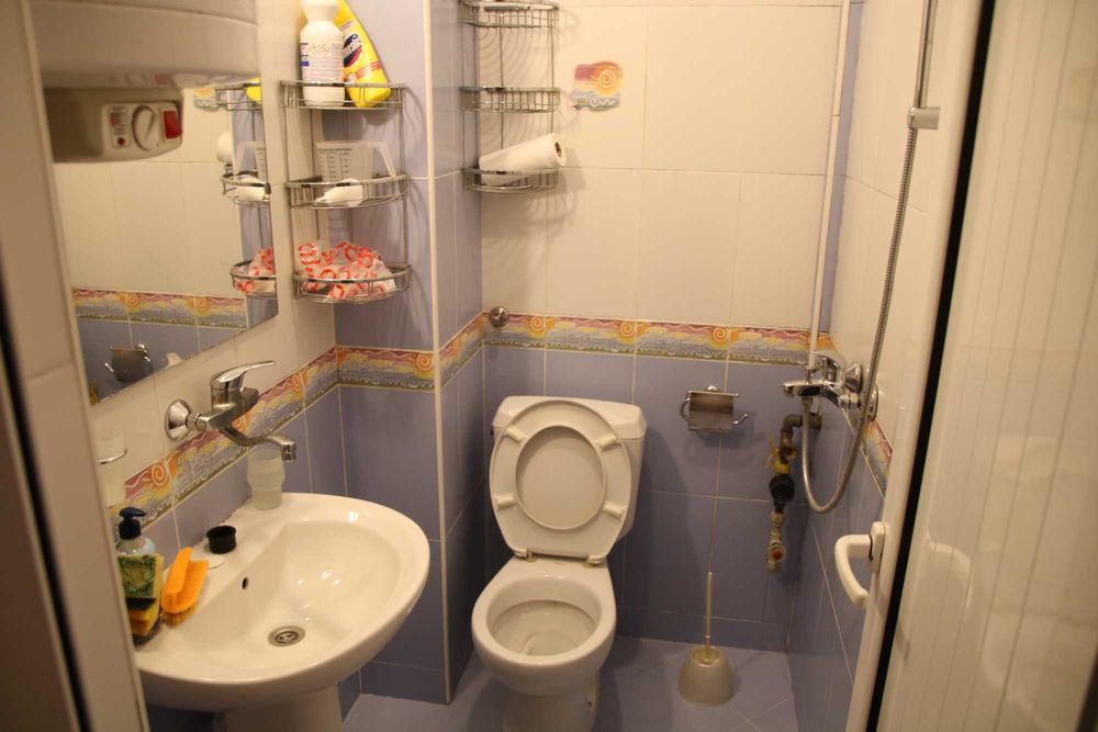 Дава се под наем Тристаен апартамент в Варна, Център - 70 кв.м за 648.21 € - Снимка #8