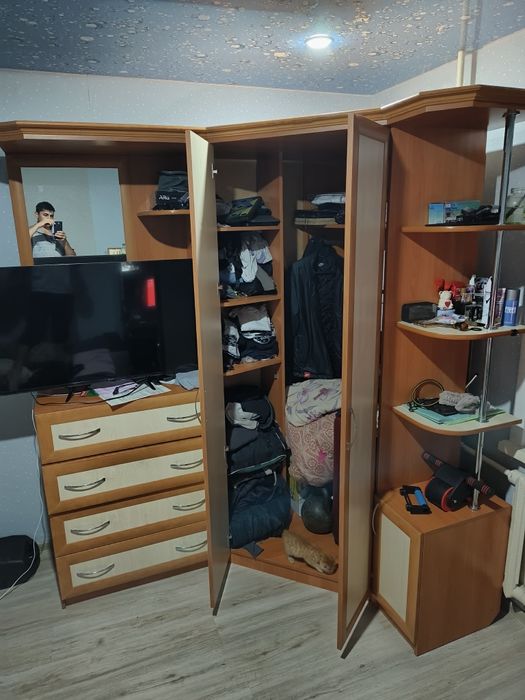 Продам шкаф срочно