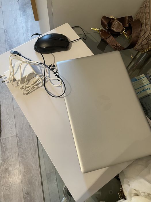 Ноутбук YAMI полный комплект