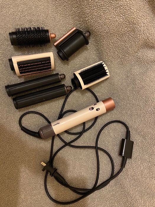 Продам дайсон оригинал хорошом состояние