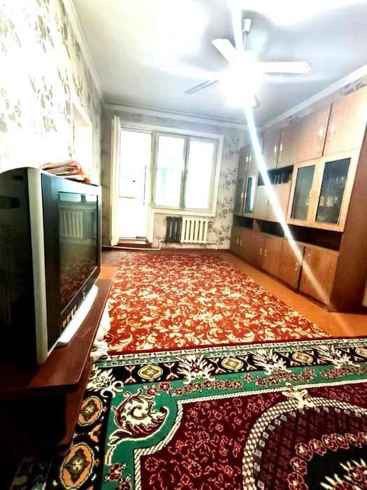Чилонзор 11.  Срочно продается 2 х комнатная квартира