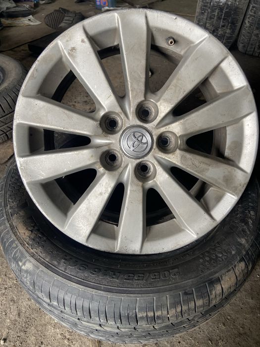 Продам запаску на тойоту 40 ковку