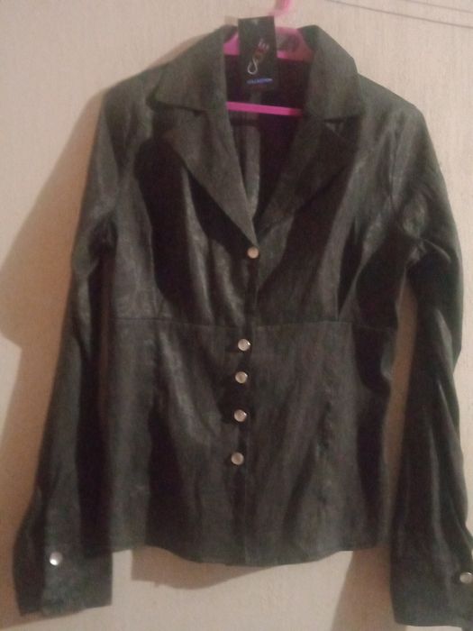 Продам блузку размер 38- 44