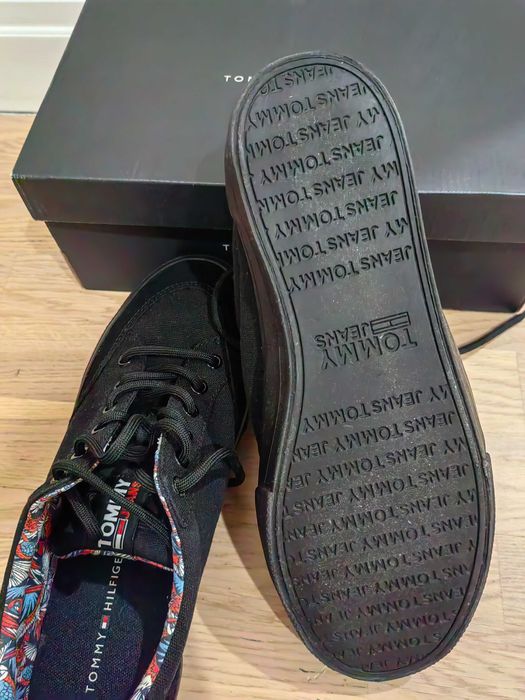 Tomy Hilfiger размер 42