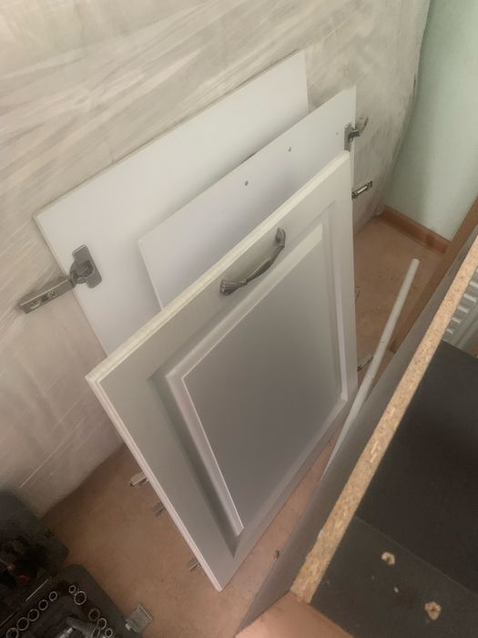 Продам кухонный гарнитур целый