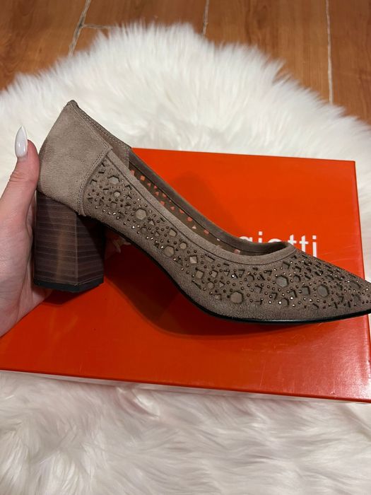 Дизайнерски обувки