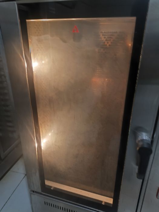 Konveksiyoni pech 10 ta lis . Sotiladi