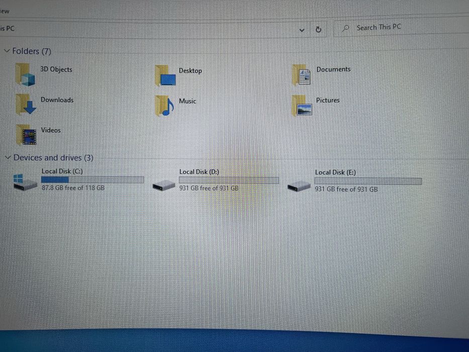 Компютър  с процесор intel xeon E5 2680 v4 с 16 гигабайта рам ddr4