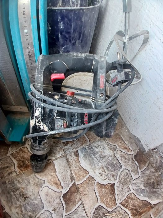 Инструменты продаётся