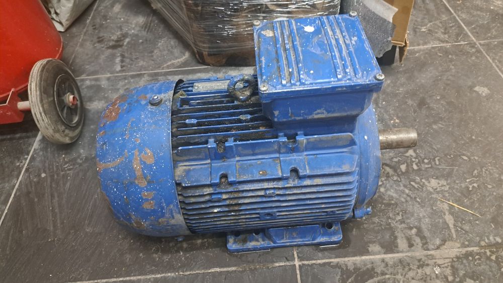 Продам Двигатель Асинхронный.5.5квт.3фазы