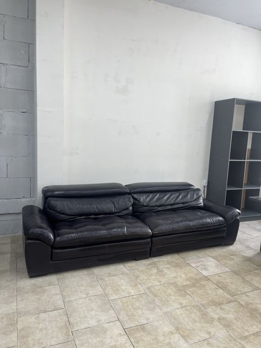 Продам кожаный диван