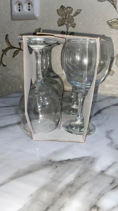 Продам бокалы для вина и напитков