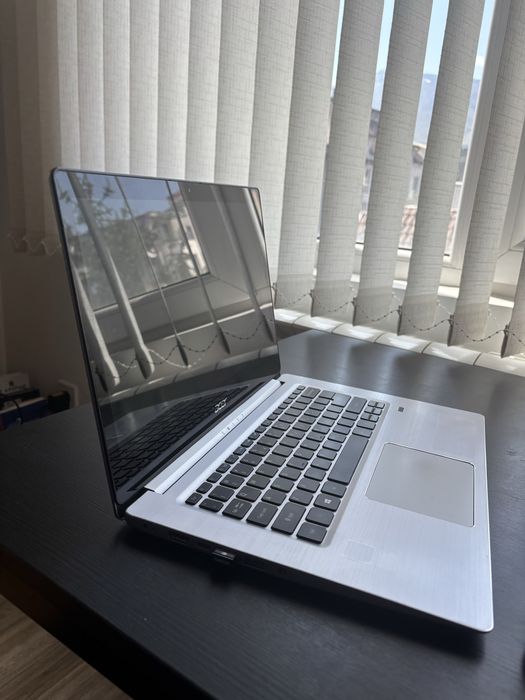 Лаптоп Acer Swift 3 – отлично състояние, нова батерия