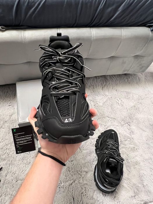 Balenciaga track led